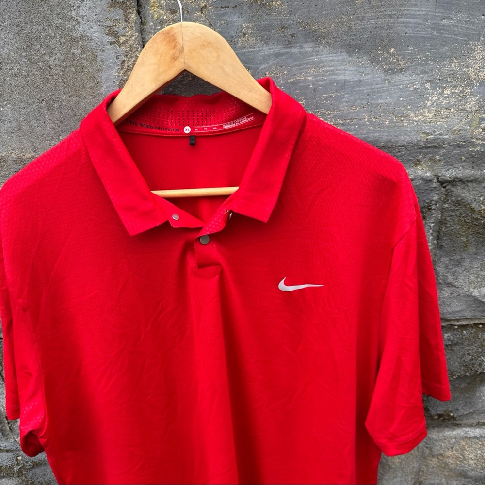 Nike Tiger Woods Collection Men’s XL Red Snap Button Polo Shirt Golf Performance